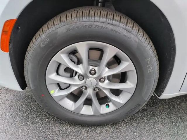 2027 Chrysler Pacifica Select