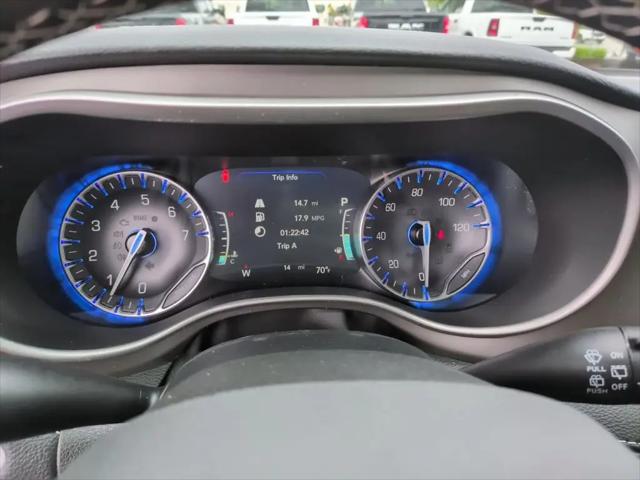 2027 Chrysler Pacifica Select