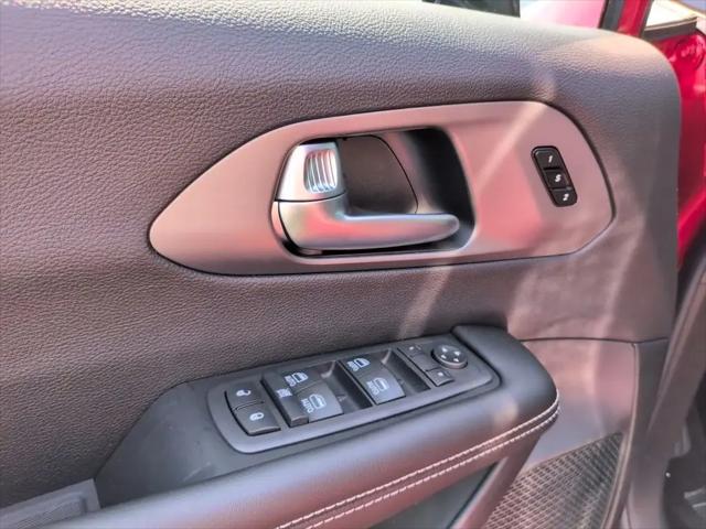 2027 Chrysler Pacifica Select AWD