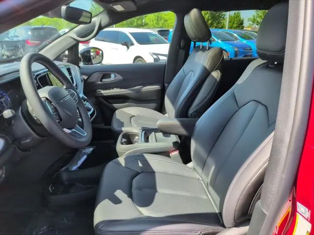 2027 Chrysler Pacifica Select AWD