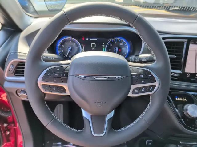 2027 Chrysler Pacifica Select AWD