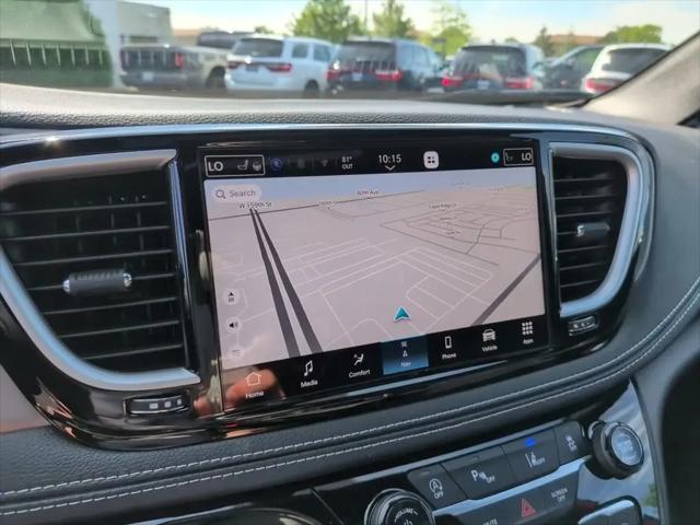 2027 Chrysler Pacifica Select AWD