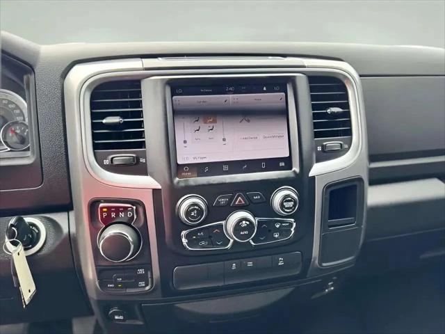 2022 Ram 1500 Classic Warlock Crew Cab 4x4 5'7" Box