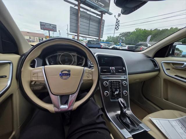 2016 Volvo XC60 T5 Drive-E Premier