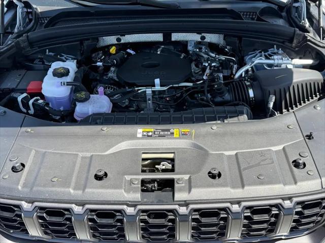 2026 Jeep Grand Cherokee Altitude 4x2