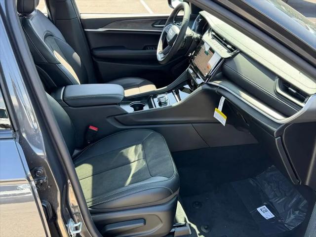 2026 Jeep Grand Cherokee Altitude 4x2
