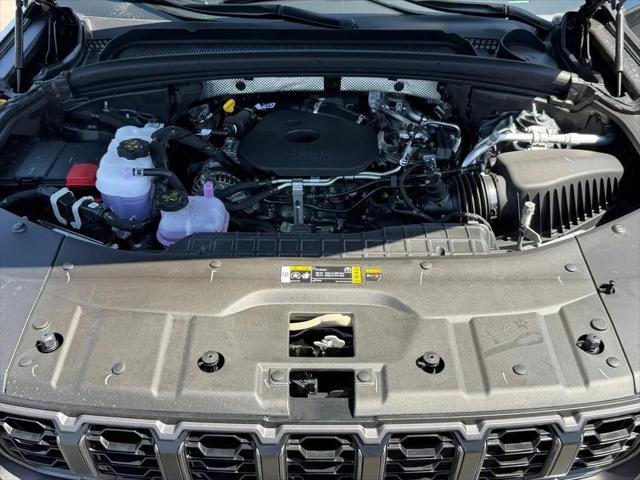 2026 Jeep Grand Cherokee Altitude 4x2