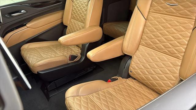 2023 Cadillac Escalade ESV 4WD Sport