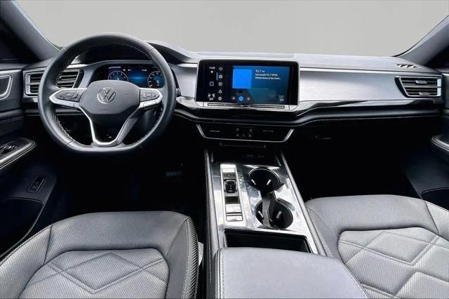 2025 Volkswagen Atlas Cross Sport 2.0T SE w/Technology