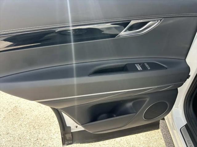 2025 Genesis GV80 2.5T Standard AWD