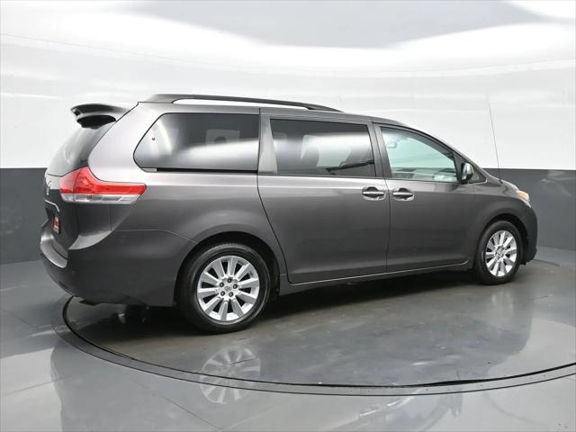 2013 Toyota Sienna XLE 7 Passenger