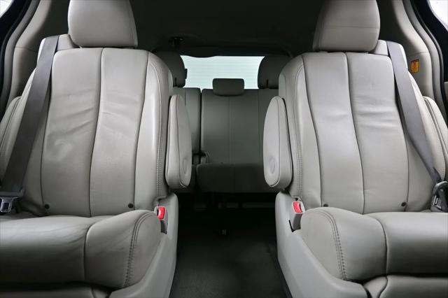 2013 Toyota Sienna XLE 7 Passenger