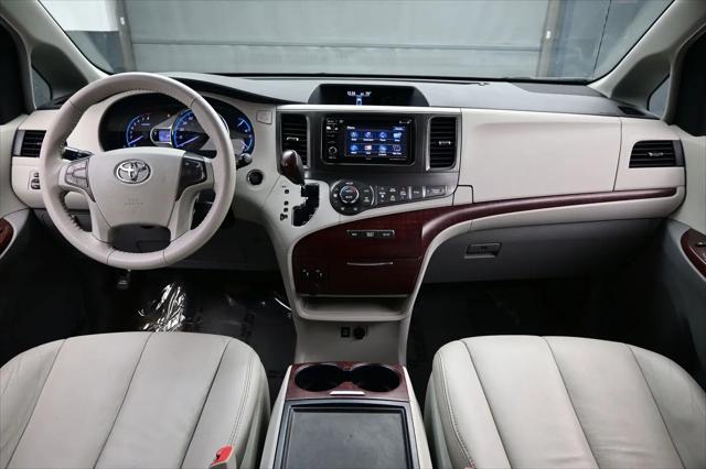 2013 Toyota Sienna XLE 7 Passenger