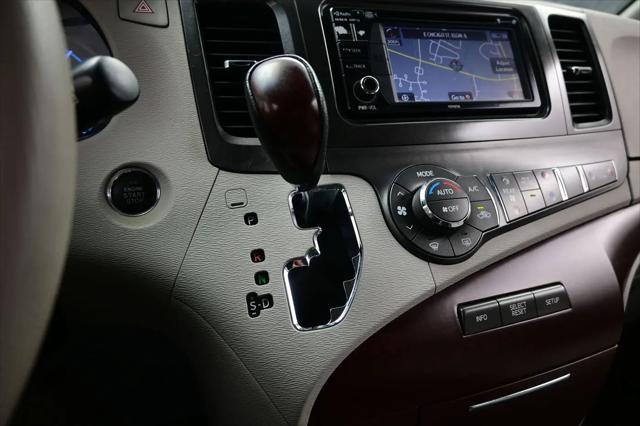 2013 Toyota Sienna XLE 7 Passenger