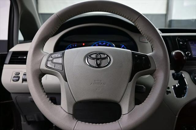 2013 Toyota Sienna XLE 7 Passenger
