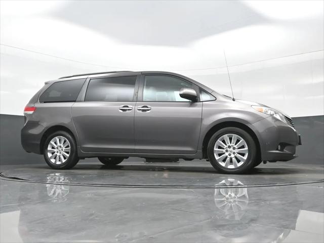 2013 Toyota Sienna XLE 7 Passenger
