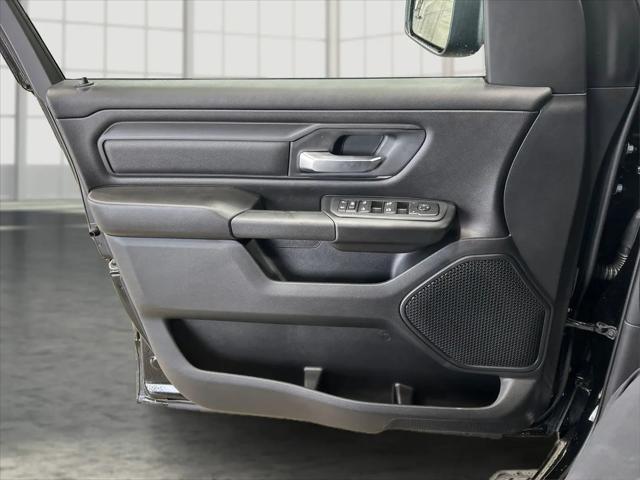 2026 Ram 1500 Express Crew Cab 4x4 5'7" Box