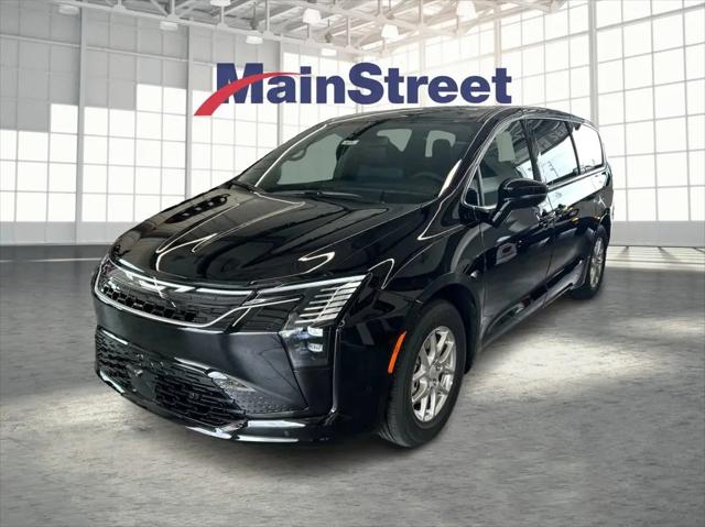 2027 Chrysler Pacifica Select for sale in Lansing, KS