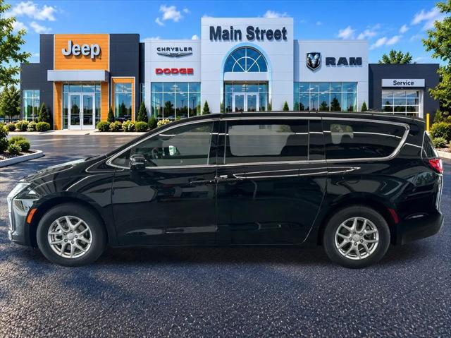 2027 Chrysler Pacifica Select