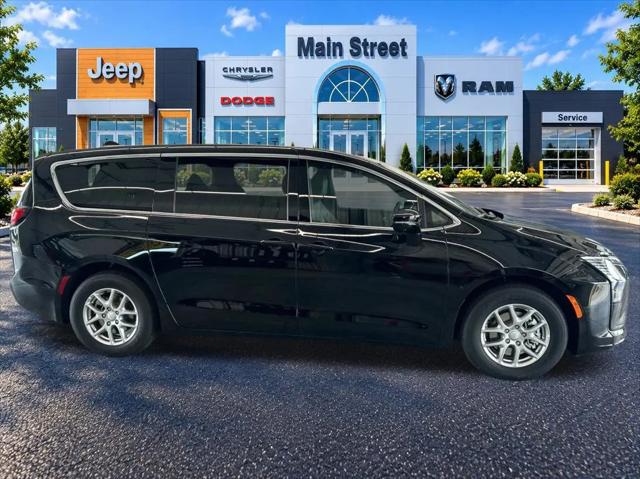 2027 Chrysler Pacifica Select