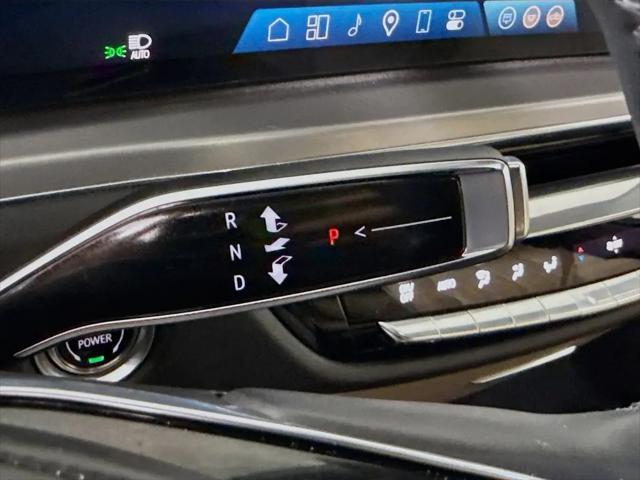 2024 Cadillac iQ Luxury w/1SE