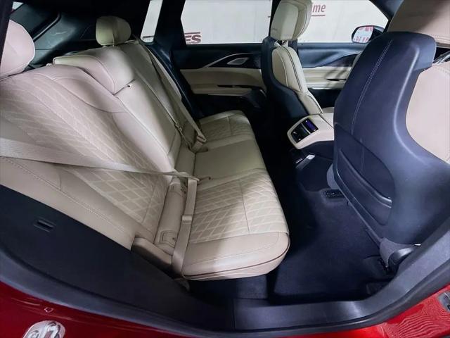 2024 Cadillac iQ Luxury w/1SE