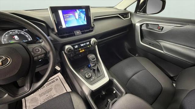2025 Toyota RAV4 Hybrid LE