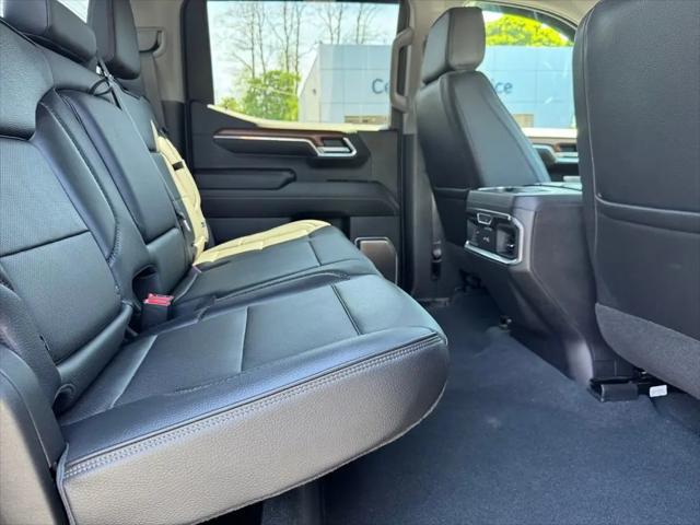 2023 GMC Sierra 1500 4WD Crew Cab Short Box Denali