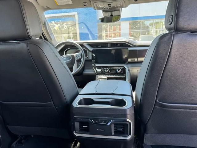 2023 GMC Sierra 1500 4WD Crew Cab Short Box Denali