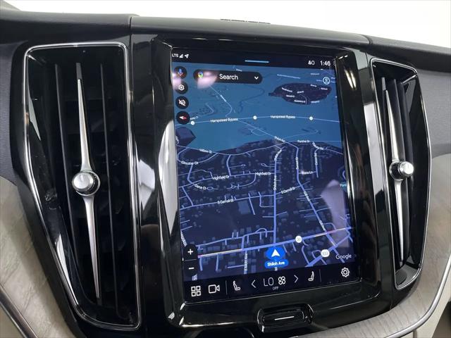 2023 Volvo XC60 B5 Plus Dark Theme