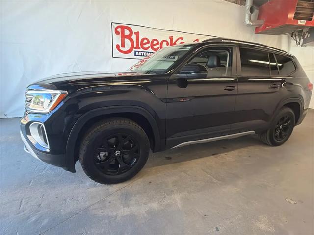 2024 Volkswagen Atlas 2.0T Peak Edition SEL
