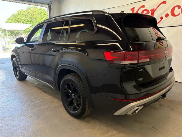 2024 Volkswagen Atlas 2.0T Peak Edition SEL