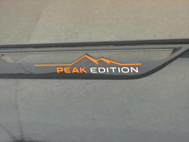 2024 Volkswagen Atlas 2.0T Peak Edition SEL