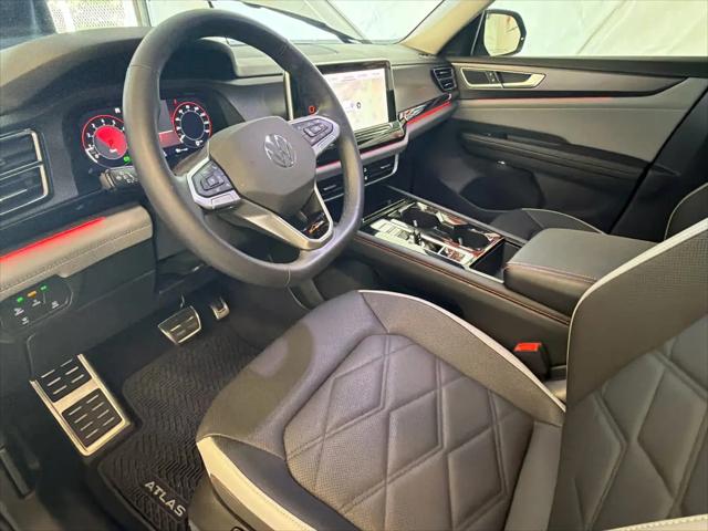 2024 Volkswagen Atlas 2.0T Peak Edition SEL