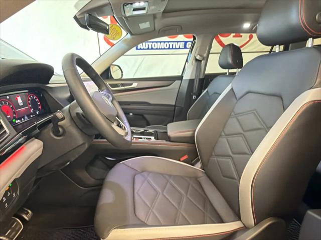 2024 Volkswagen Atlas 2.0T Peak Edition SEL