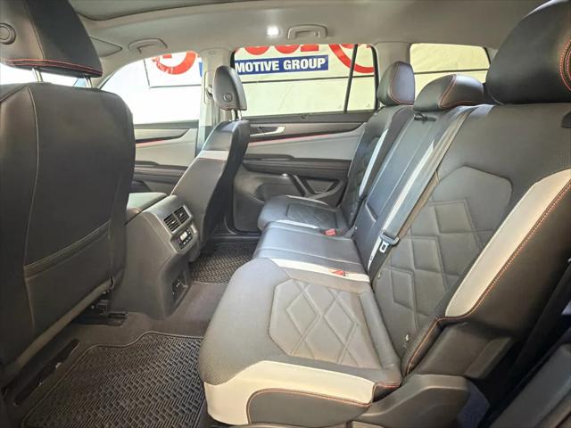 2024 Volkswagen Atlas 2.0T Peak Edition SEL
