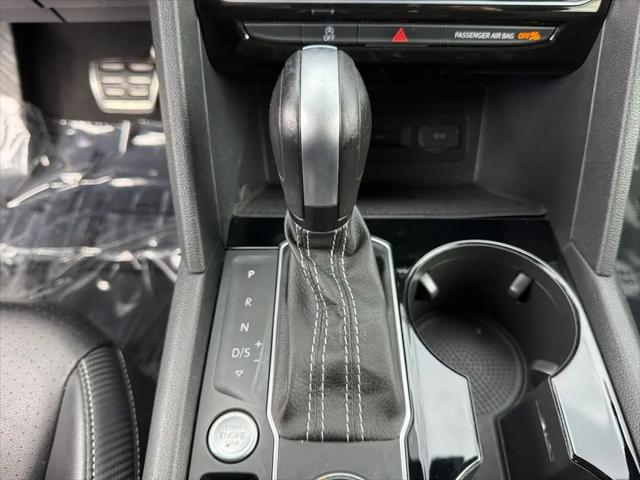 2022 Volkswagen Atlas Cross Sport 3.6L V6 SEL R-Line