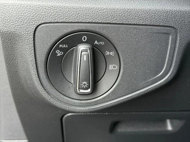 2022 Volkswagen Atlas Cross Sport 3.6L V6 SEL R-Line