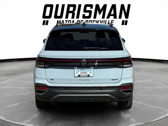 2026 Volkswagen Taos SE Black