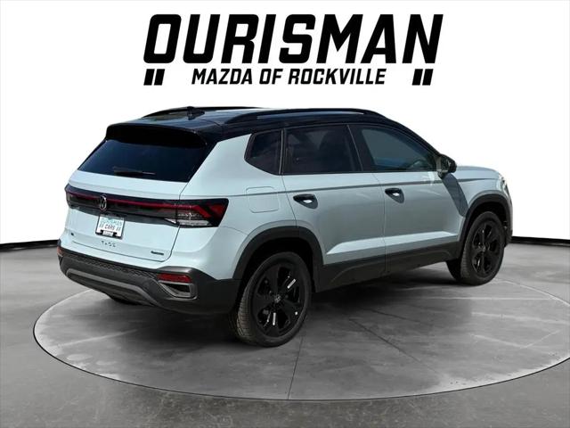 2026 Volkswagen Taos SE Black