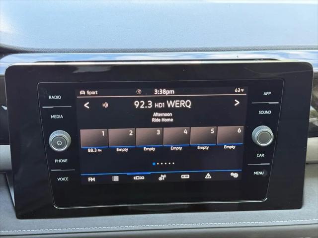 2026 Volkswagen Taos SE Black