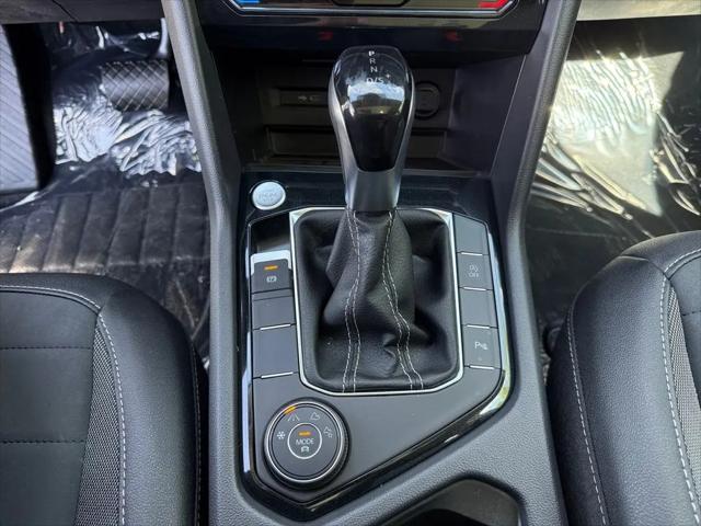 2026 Volkswagen Taos SE Black