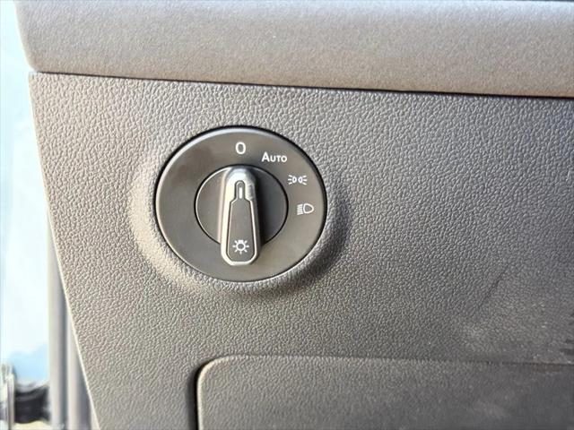 2026 Volkswagen Taos SE Black