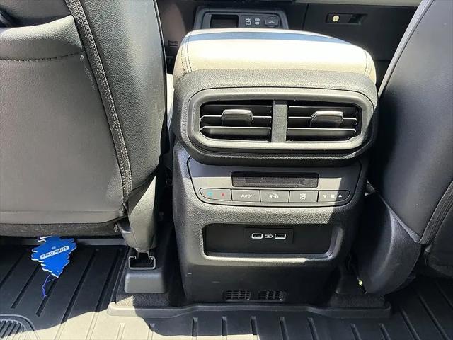2023 Honda Pilot 2WD Touring