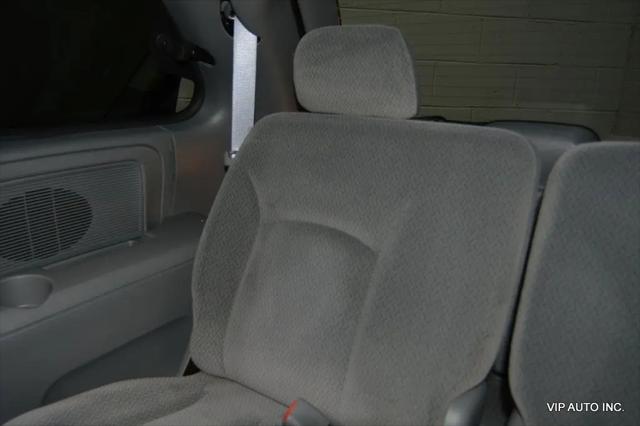 2006 Chrysler Town & Country Base