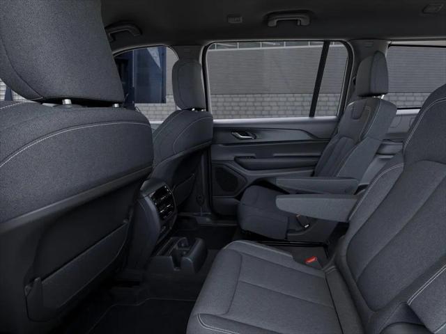 2026 Jeep Grand Cherokee L Laredo 4x2