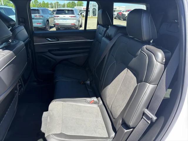 2026 Jeep Grand Cherokee L Altitude 4x4