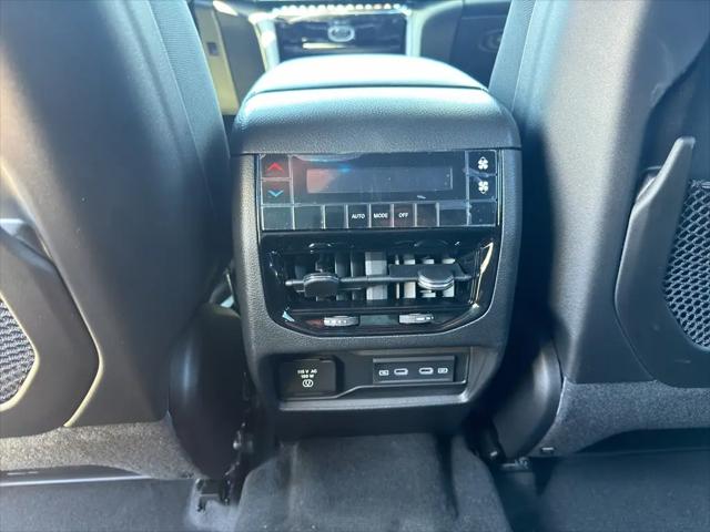 2026 Jeep Grand Cherokee L Altitude 4x4