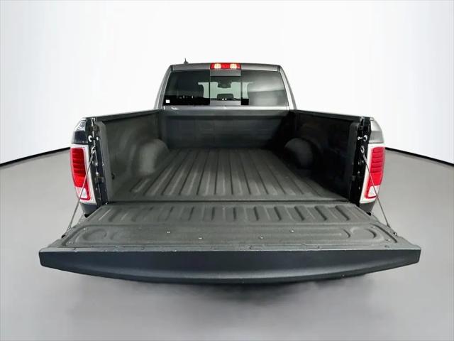2019 Ram 1500 Classic Laramie Crew Cab 4x2 5'7" Box