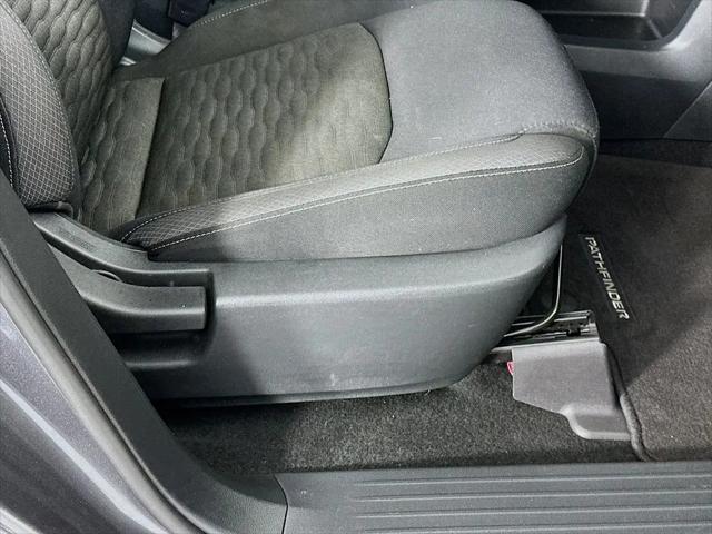 2022 Nissan Pathfinder S 2WD